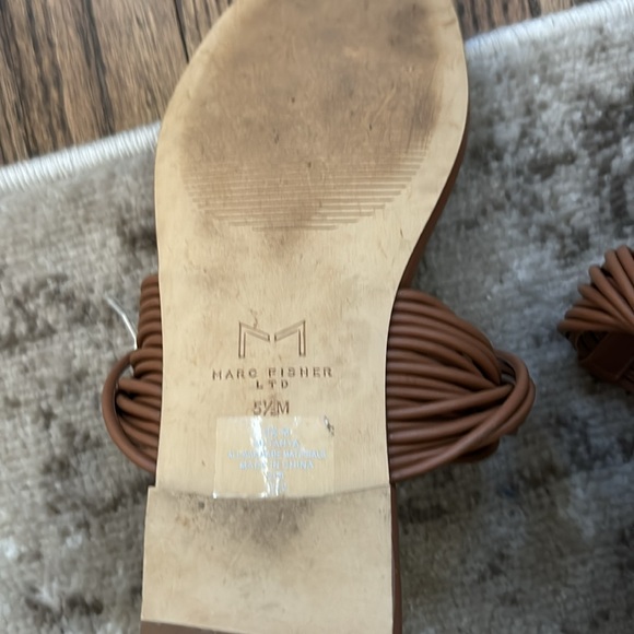 Marc Fisher used sandals - Picture 3 of 4